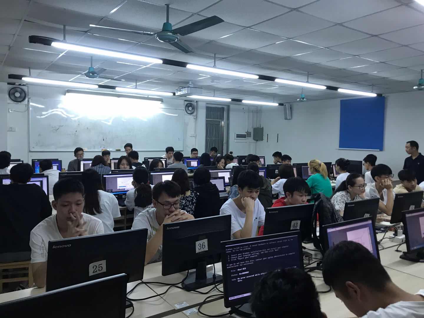 計應專業穩步推進“1+X Web前端開發技能證書”培訓工作，助力計算機技術開發人才培養